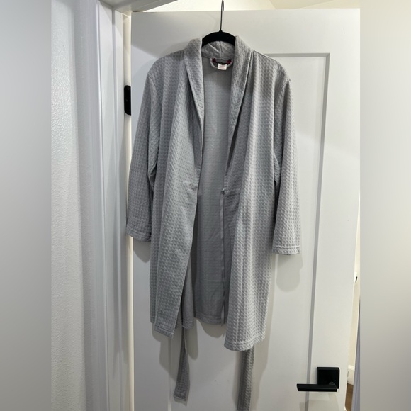 Gray Robe - Picture 2 of 5